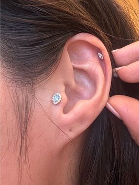 BVLA pear diamond earring